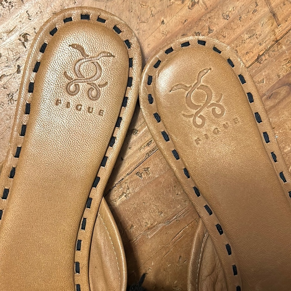 FIGUE sz 10 IRIS Black patterned pom-pom mules, preowned BoHo Anthropologie - Picture 3 of 6